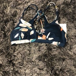 Athleta swimsuit top